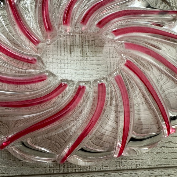 Mikasa Vintage Oval Peppermint Red Swirl Glass Dish - Picture 12 of 13
